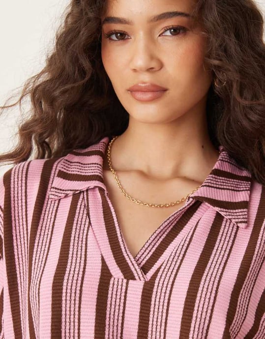 ASOS DESIGN oversized kortärmad rugbytröja i rosa och chokladrand - Image 2