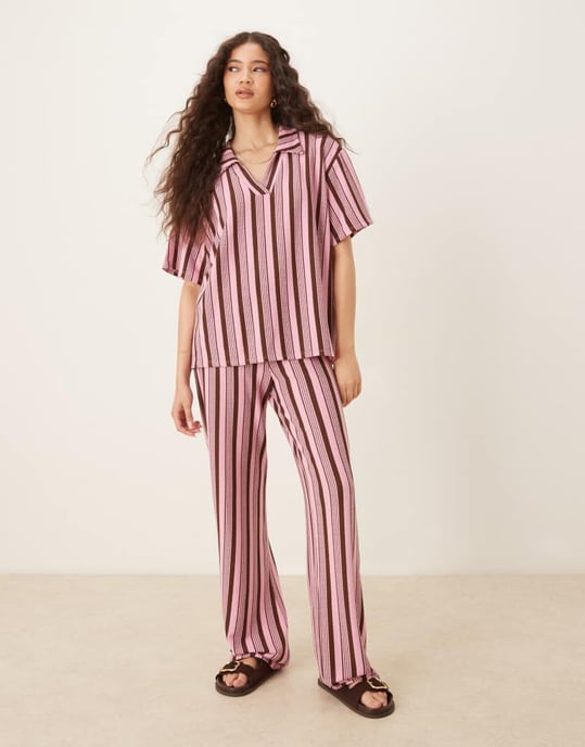 ASOS DESIGN oversized kortärmad rugbytröja i rosa och chokladrand - Image 3