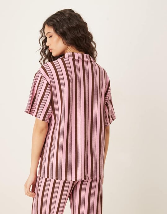 ASOS DESIGN oversized kortärmad rugbytröja i rosa och chokladrand - Image 4