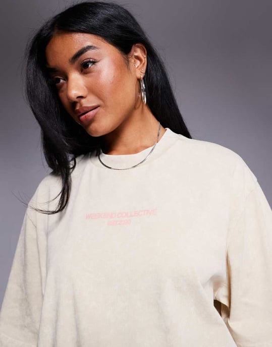 Weekend Collective oversized t-shirt med grafiskt framsideslogo i tvättad sten och rosa - Image 4