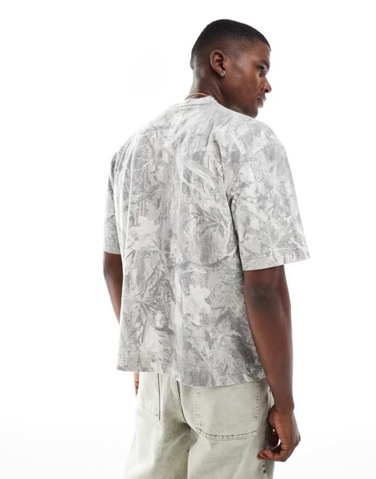 Hollister avslappnad mjuk stretch t-shirt i krämig kamouflage - Image 3