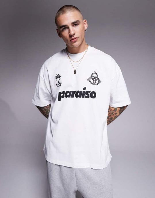 ASOS DESIGN oversized t-shirt med fotbollstryck i vitt - Image 4