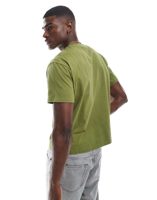 Dr Denim kortärmad T-shirt med rundad hals och loggrafik i grön - Image 3