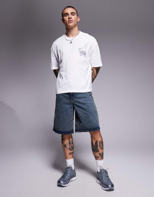 ASOS DESIGN boxy oversize t-shirt med scenisk grafik i vitt - Image 4