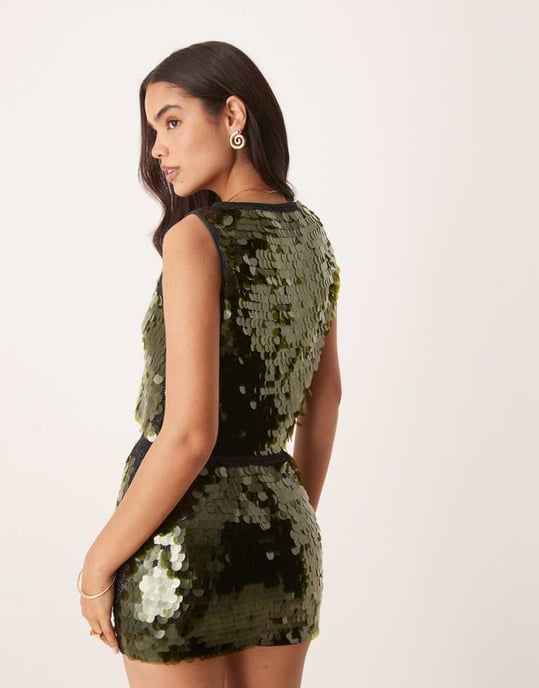 ASOS DESIGN stor paljettplagg i skogsgrön - Image 4