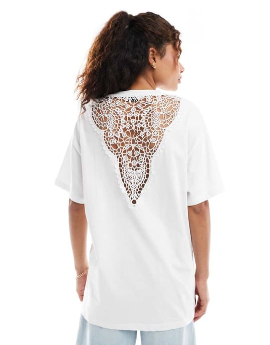 Miss Selfridge t-shirt med spetsinsättning i ryggen i vitt - Image 1