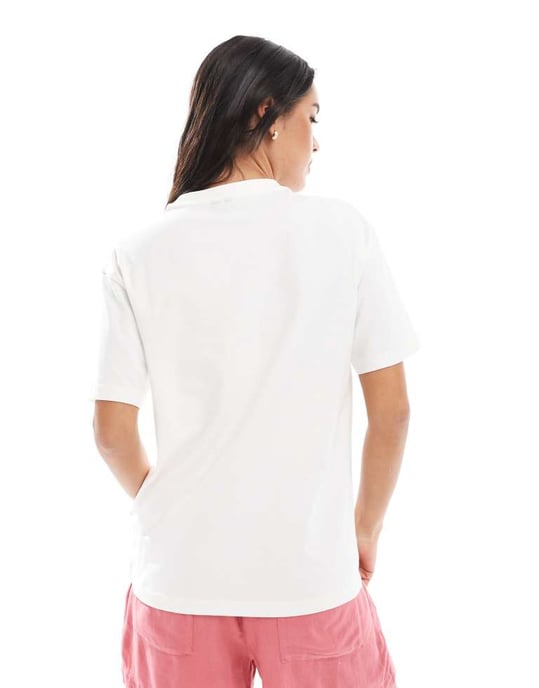 Vero Moda boxig t-shirt med Cannes-brodyr i vitt - Image 2