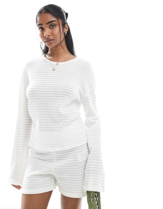 Pieces mixa och matcha självrandig stickad topp med vida ärmar i off-white - Image 1