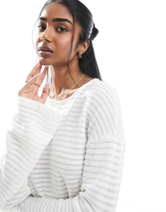 Pieces mixa och matcha självrandig stickad topp med vida ärmar i off-white - Image 3