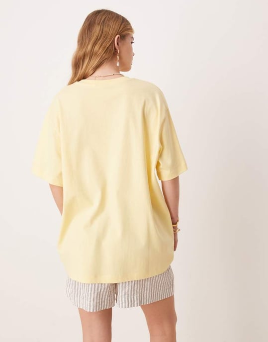 ASOS DESIGN oversize t-shirt med Mallorca-grafik i gult - Image 3