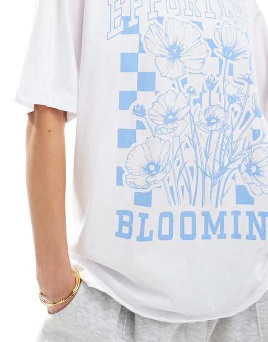ENBART blommig grafik oversized t-shirt i vitt - Image 4