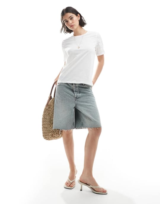 Pieces boxy fit t-shirt med broderade ärmar i vitt - Image 2