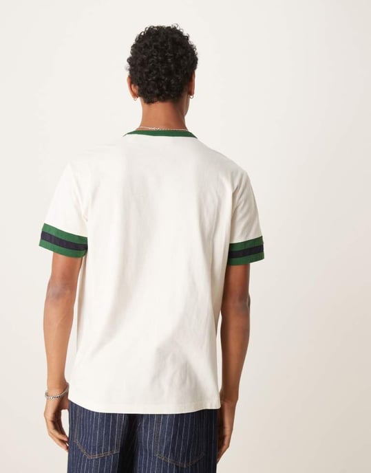 GANT grafisk ringad t-shirt i krämfärg - Image 4