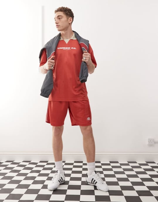 Umbro fotbollströja t-shirt i röd - Image 3