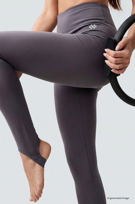 Women's Polyester Elastane Leggings - Image 3