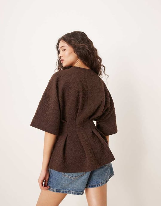 ASOS DESIGN kortärmad topp i chokladblommig jacquard - Image 4