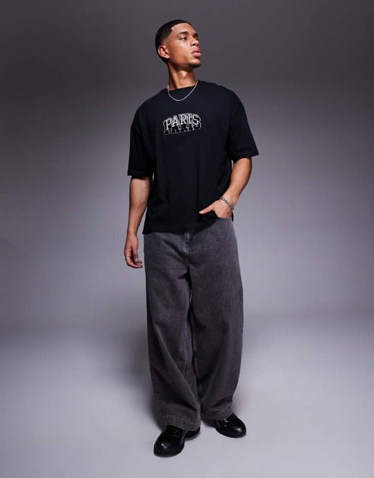 ASOS DESIGN oversize t-shirt med stadsgrafik på bröstet i svart - Image 2