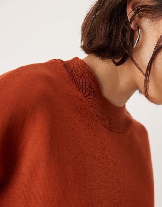 ASOS DESIGN stickad strukturerad t-shirt i rostfärg - Image 4