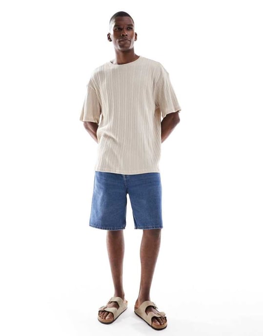 ONLY & SONS avslappnad passform strukturerad t-shirt i beige - Image 2