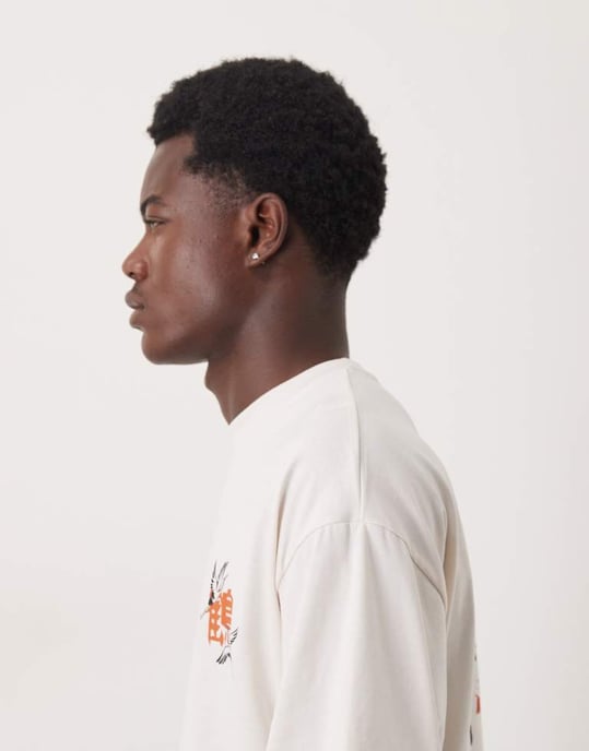 Utvald oversize t-shirt med krantryck på ryggen i off white - Image 4