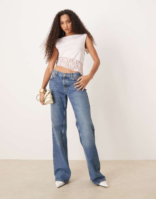 ASOS DESIGN båtformad spets asymmetrisk topp i babyrosa - Image 2