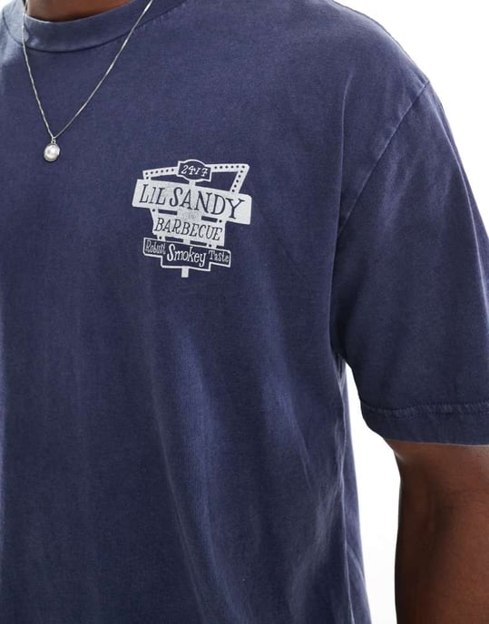 Hollister t-shirt med ryggtryck i marinblå - Image 2