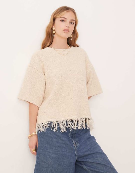ASOS DESIGN premium texturerad t-shirt med franskant i crème - CRÈME - Image 1