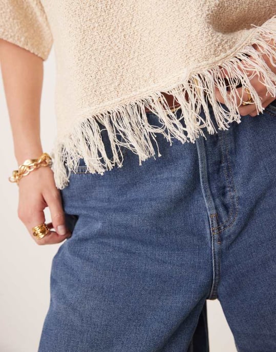 ASOS DESIGN premium texturerad t-shirt med franskant i crème - CRÈME - Image 2