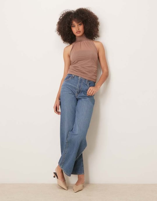Abercrombie & Fitch mesh rynkad halterneck topp i taupe - Image 2