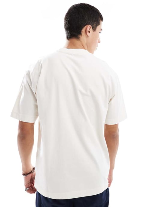 Hollister tungvikts boxy t-shirt med platsmotiv i krämfärg - Image 3