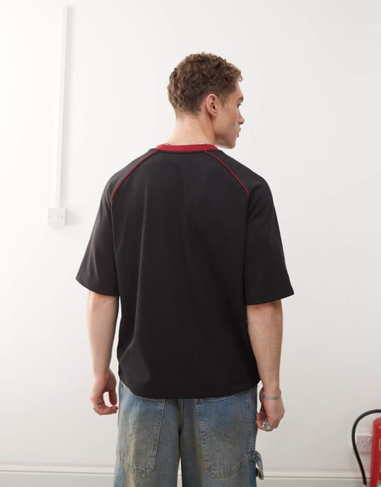 Umbro panelerad mesh t-shirt i svart - Image 2