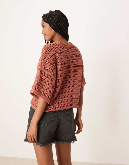 ASOS DESIGN avslappnad t-shirt med kort ärm i falsk croquettsöm i rostfärg - Image 4