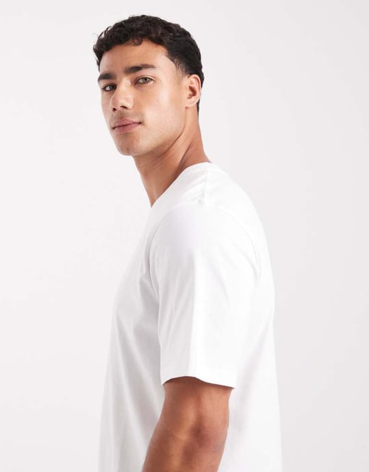 Jack & Jones avslappnad t-shirt med originals logotyp i vitt - Image 4
