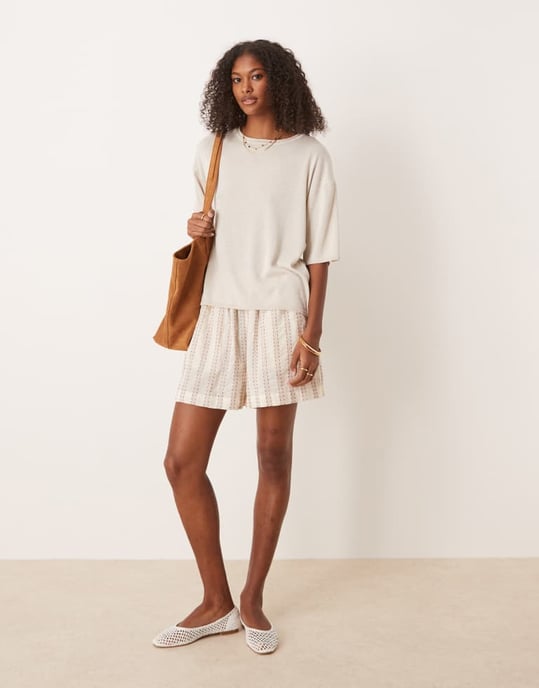 ASOS DESIGN stickad avslappnad t-shirt i linblandning i sten - Image 4