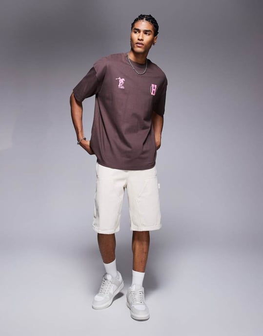 ASOS DESIGN oversized t-shirt med sportgrafik i brunt - Image 2