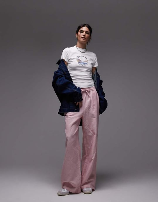 Tommy Jeans romantiska tropiska t-shirt i vitt - Image 3