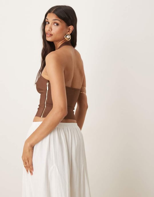 ASOS DESIGN bandage halterneck topp i brunt - Image 4