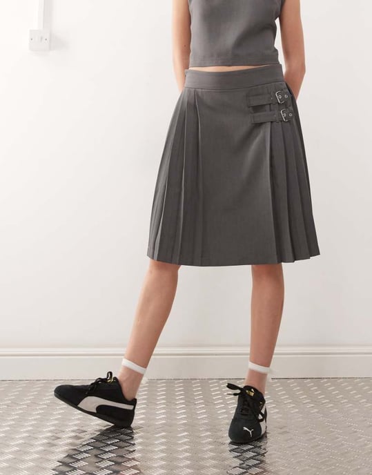 COLLUSION skräddarsydd midi kilt co-ord i grått - Image 4