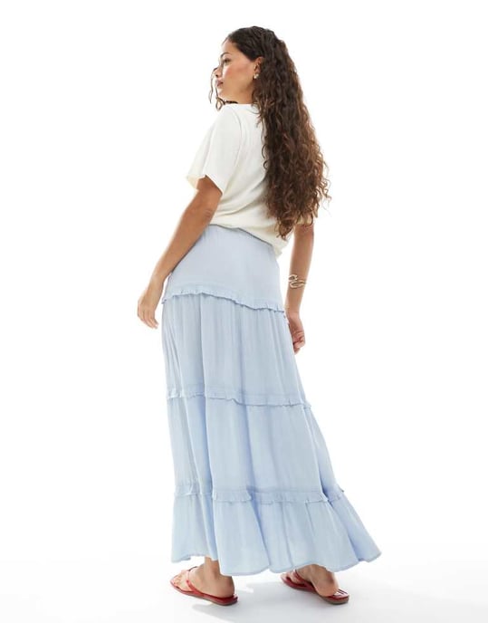 Miss Selfridge Petite flerlagad maxikjol i ljusblått - Image 2