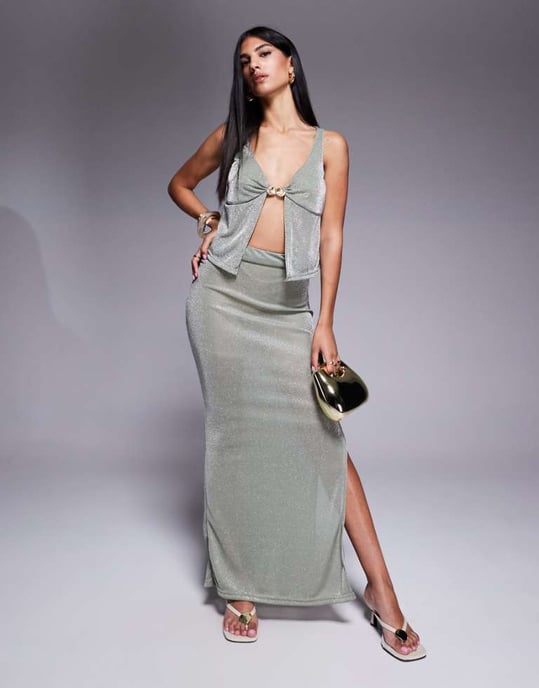 Missyempire shimmer slinky maxikjol med sidodelning i khaki - Image 1