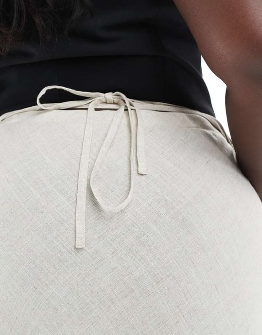 ASOS DESIGN Curve linneblandning sned maxi kjol i sten - Image 2