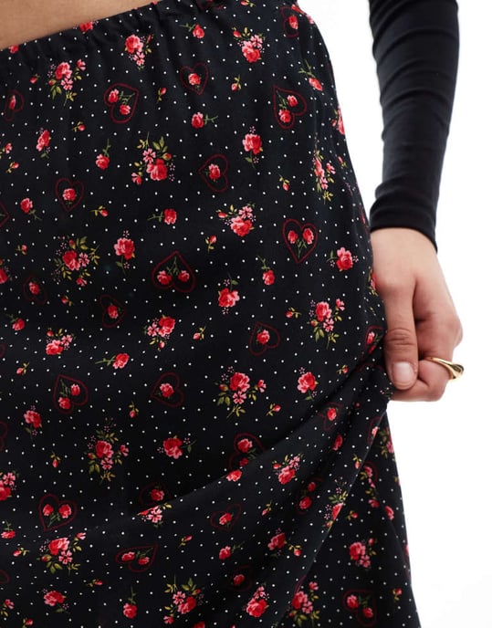 Miss Selfridge snurrad snitt maxi kjol i svart hjärttryck - Image 3