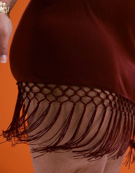 ASOS DESIGN Curve koordinerad fransad nederdel i rostfärg - Image 3