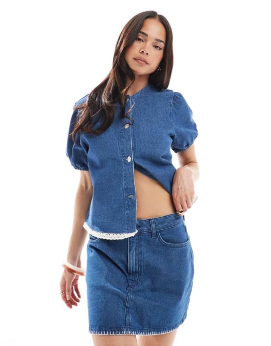 ASOS DESIGN denimkjol med plissé i mellanblått och dekorsöm i nederkant - Image 2