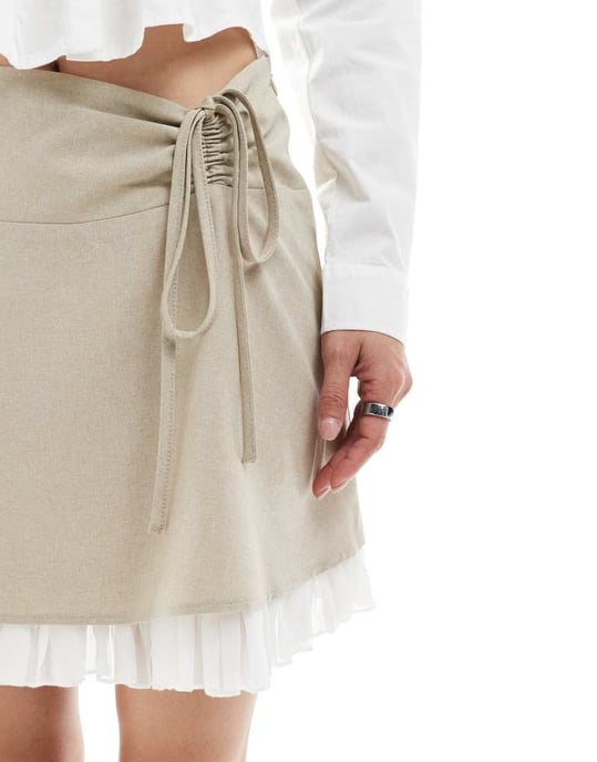 Miss Selfridge skräddarsydd chiffongkjol med volangkant i sten färg - Image 2