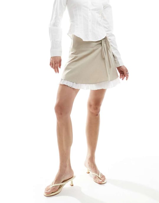 Miss Selfridge skräddarsydd chiffongkjol med volangkant i sten färg - Image 4