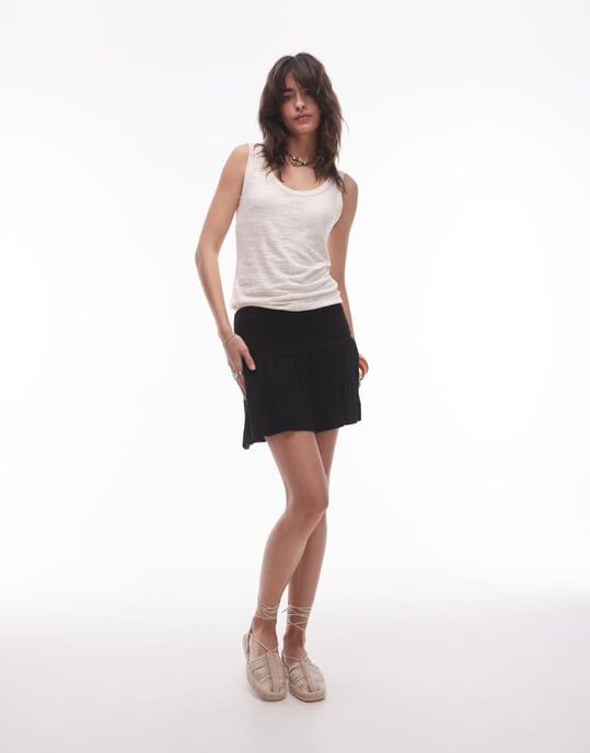 Topshop hög midja linné mini kjol med rynkade sidor i svart - Image 3