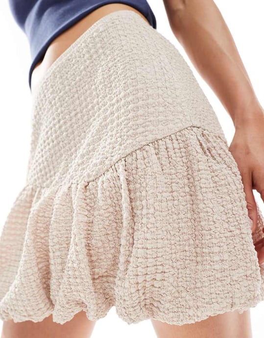 Vero Moda texturerad puffärm mini kjol i sten - Image 4