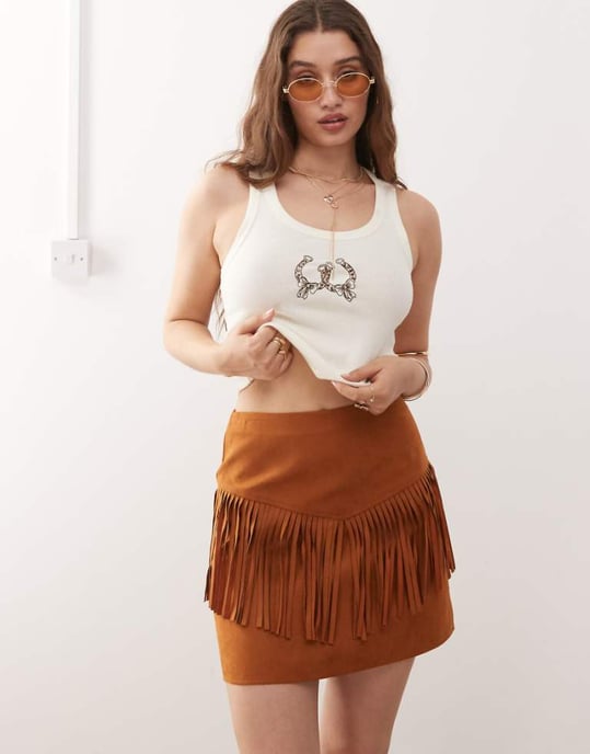 Miss Selfridge festival suedette minikjol i tan - Image 1