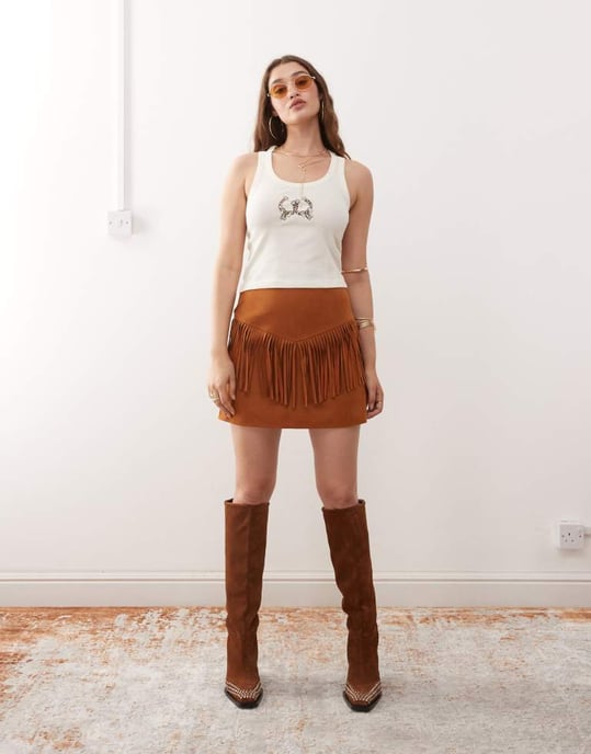 Miss Selfridge festival suedette minikjol i tan - Image 3